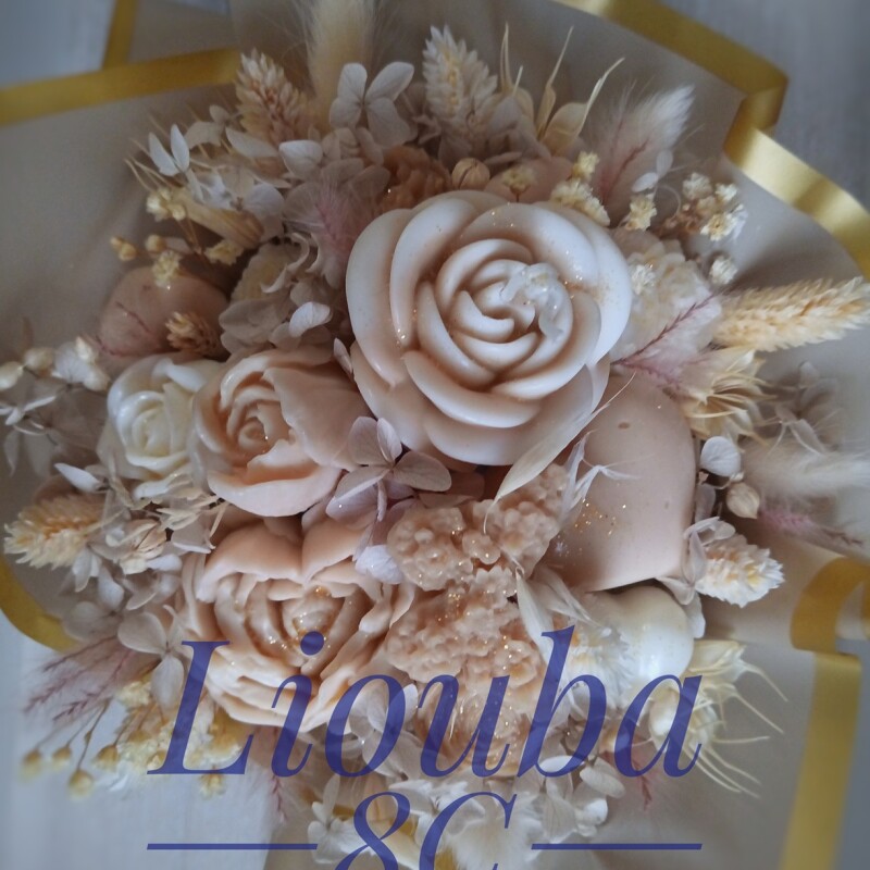Bouquet de Fleurs de Cire Caramel & Crème